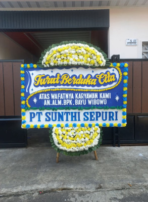 Papan Bunga Duka di Tanjung Bumi