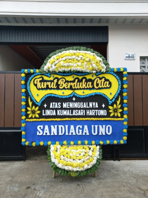 Papan Bunga Duka di Tanjung Bumi