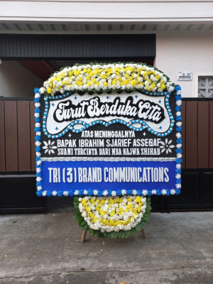 Papan Bunga Duka di Tanjung Bumi